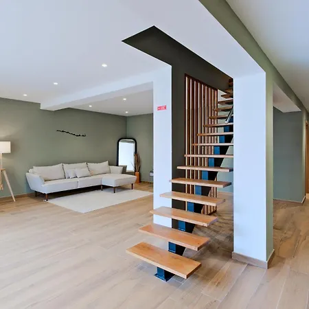 Lovely Fully Equipped Near Subway N7 Апартаменти *