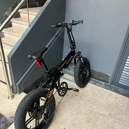 Апартаменты Lovely Fully Equipped Near Subway N7