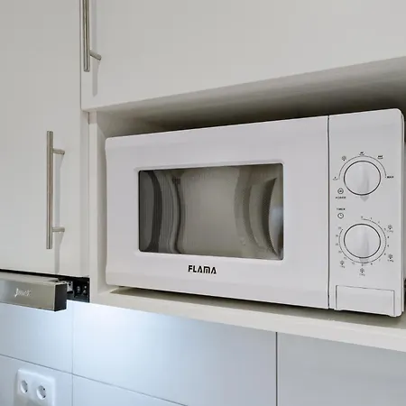 Апартаменты Lovely Fully Equipped Near Subway N7